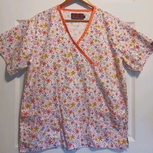 Beverly Hills Floral Scrub Top Medium